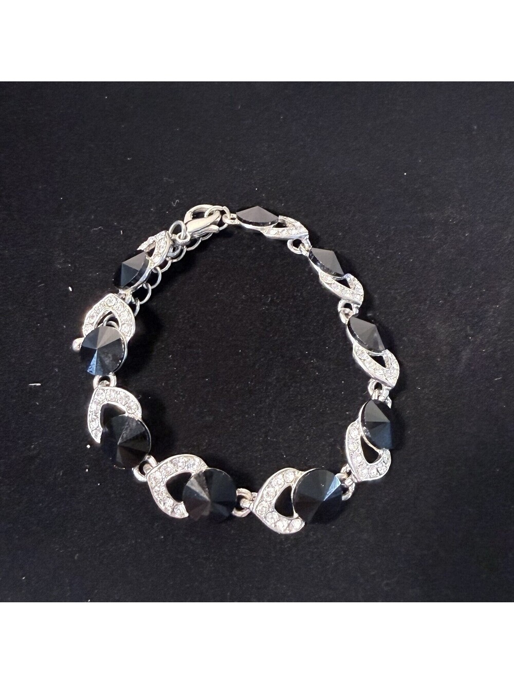 Vtg Black Rhinestone Heart Bracelet Sparkling Crystal Accents Wrist Adjustable